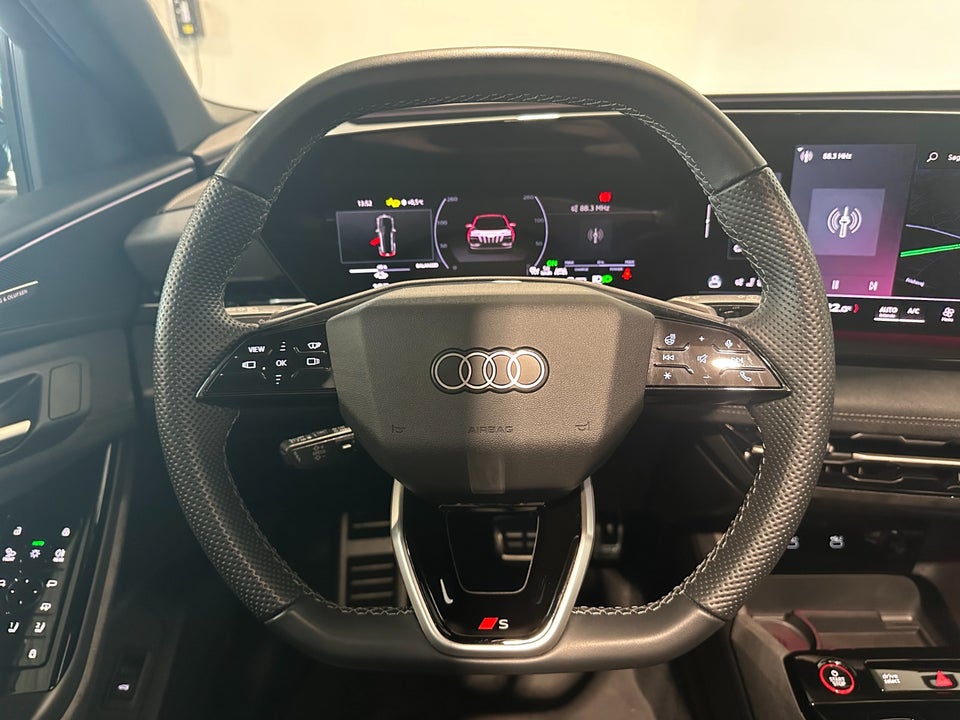 Audi SQ6 e-tron quattro 5d