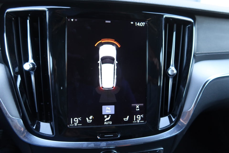 Volvo V60 2,0 T6 ReCharge R-Design aut. AWD 5d