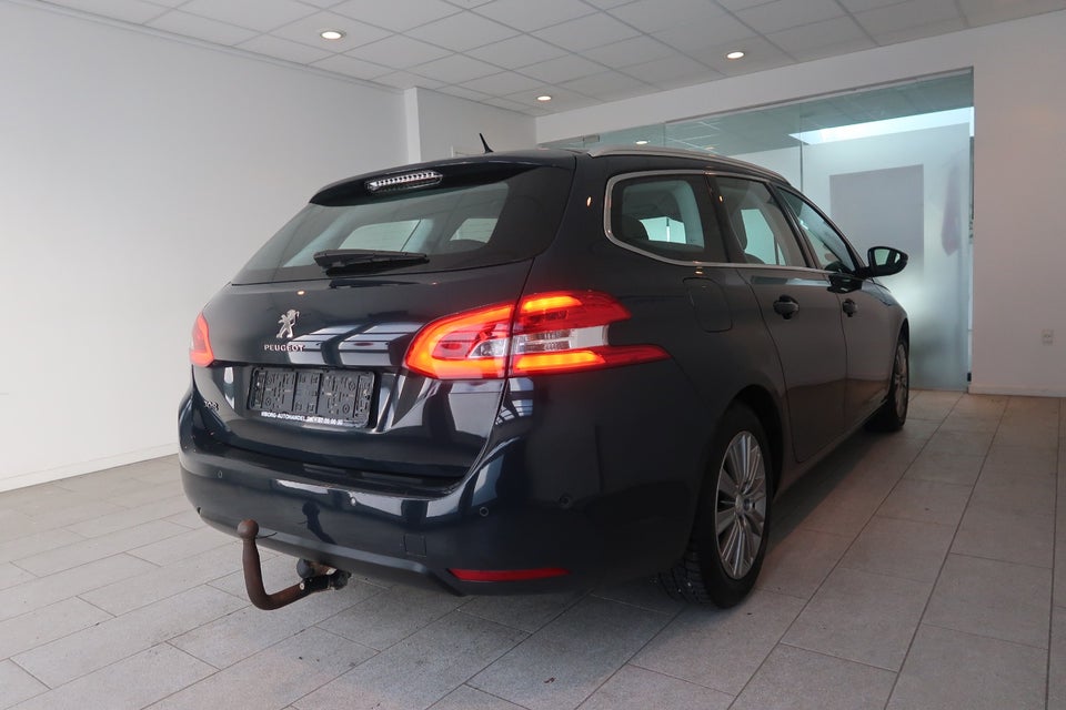 Peugeot 308 1,5 BlueHDi 130 Active SW 5d