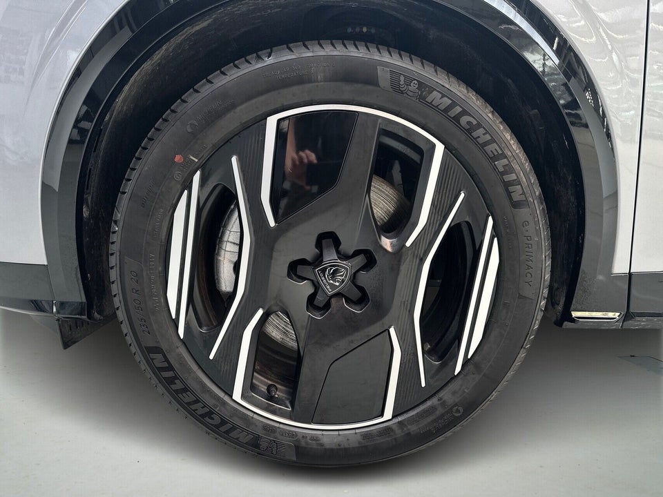 Peugeot e-5008 77 GT Pack AWD 5d