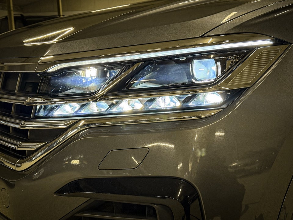 VW Touareg 3,0 TDi 286 R-line aut. 4Motion 5d