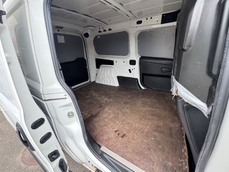 Fiat Doblò Cargo 1,3 MJT Basic L1 4d