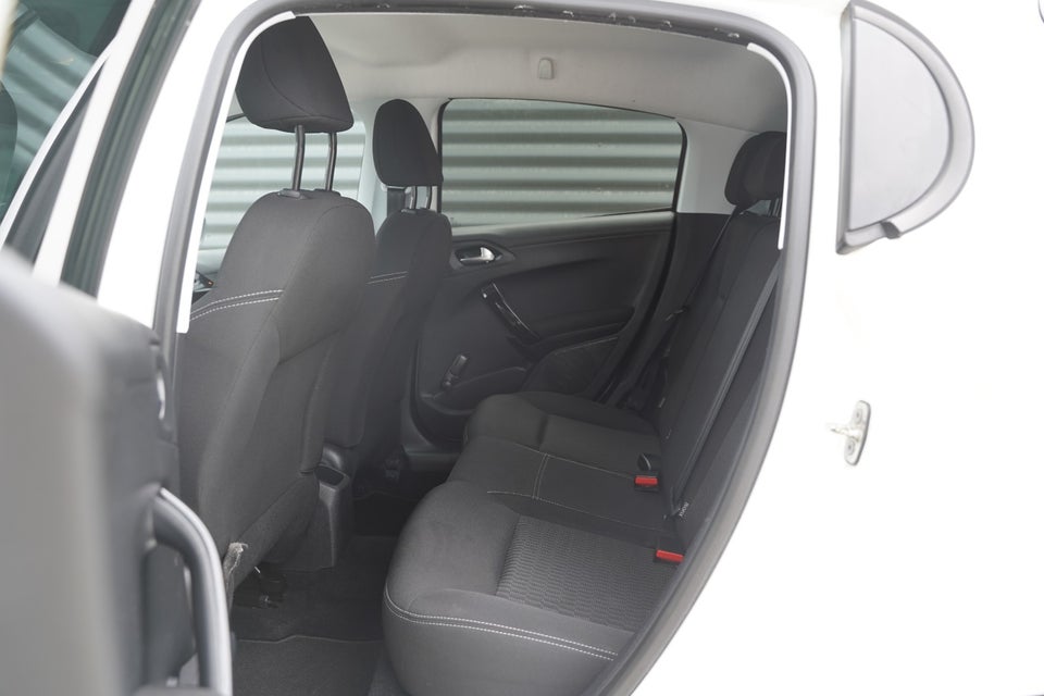 Peugeot 208 1,5 BlueHDi 100 Envy 5d