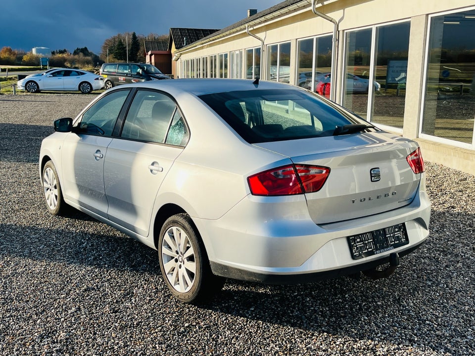 Seat Toledo 1,6 TDi 105 Style 5d