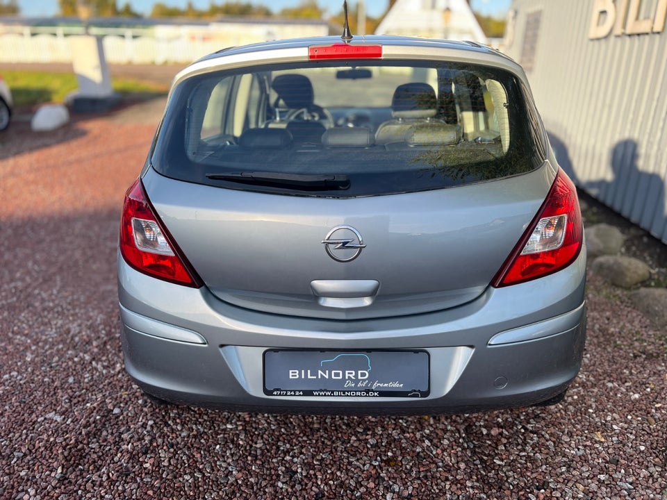 Opel Corsa 1,4 16V Cosmo 5d