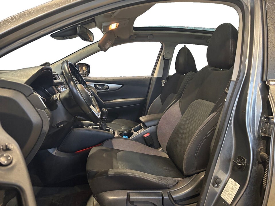 Nissan Qashqai 1,3 Dig-T 140 N-Connecta 5d