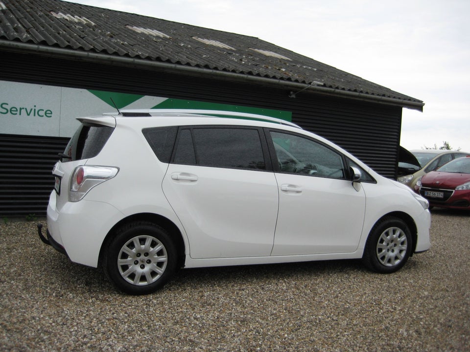 Toyota Sportsvan 1,6 VVT-i T1 Van 5d