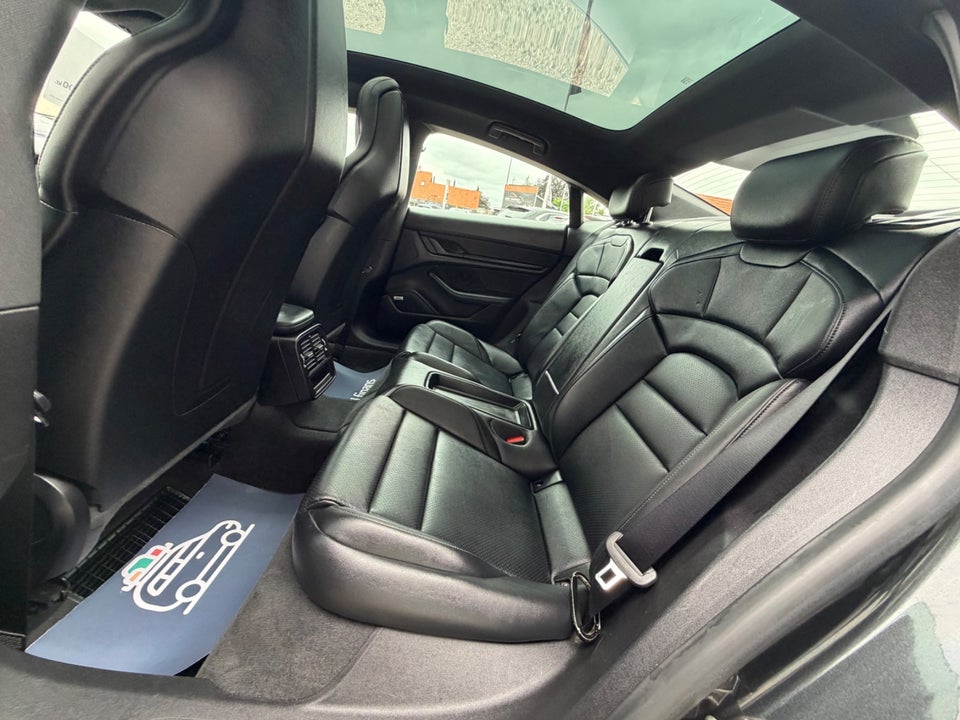 Porsche Taycan 4d