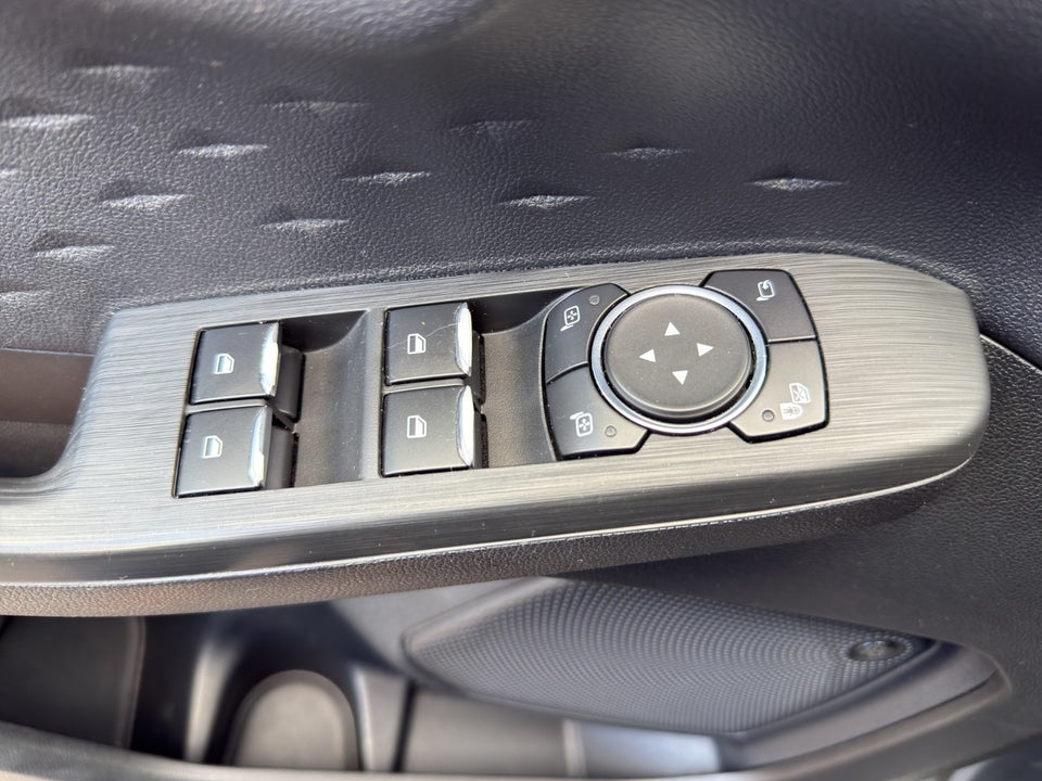 Ford Kuga 2,5 PHEV Titanium CVT 5d