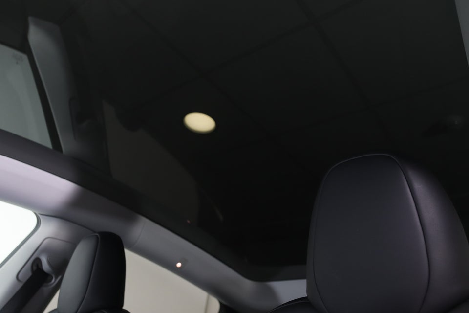 Tesla Model Y Long Range AWD 5d