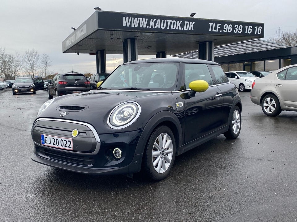 MINI Cooper SE Essential 3d