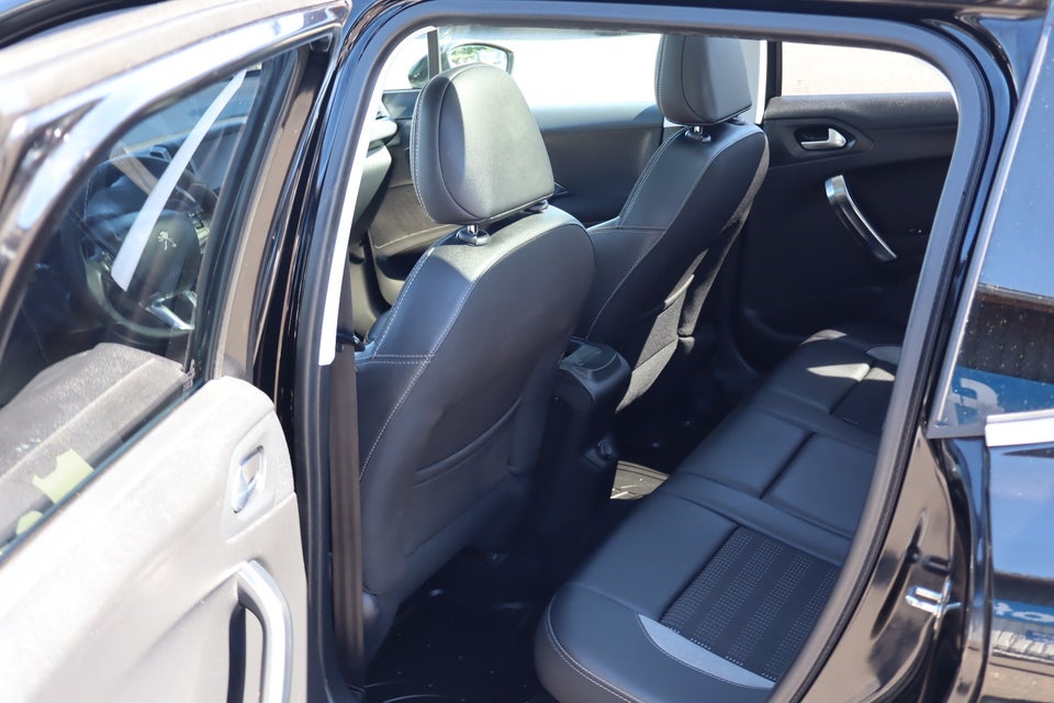 Peugeot 2008 1,6 BlueHDi 100 Allure 5d