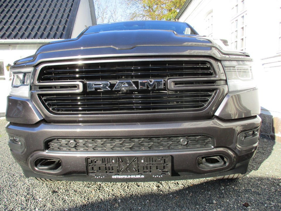Dodge RAM 1500 5,7 V8 Hemi Laramie Night Edition aut. 4d