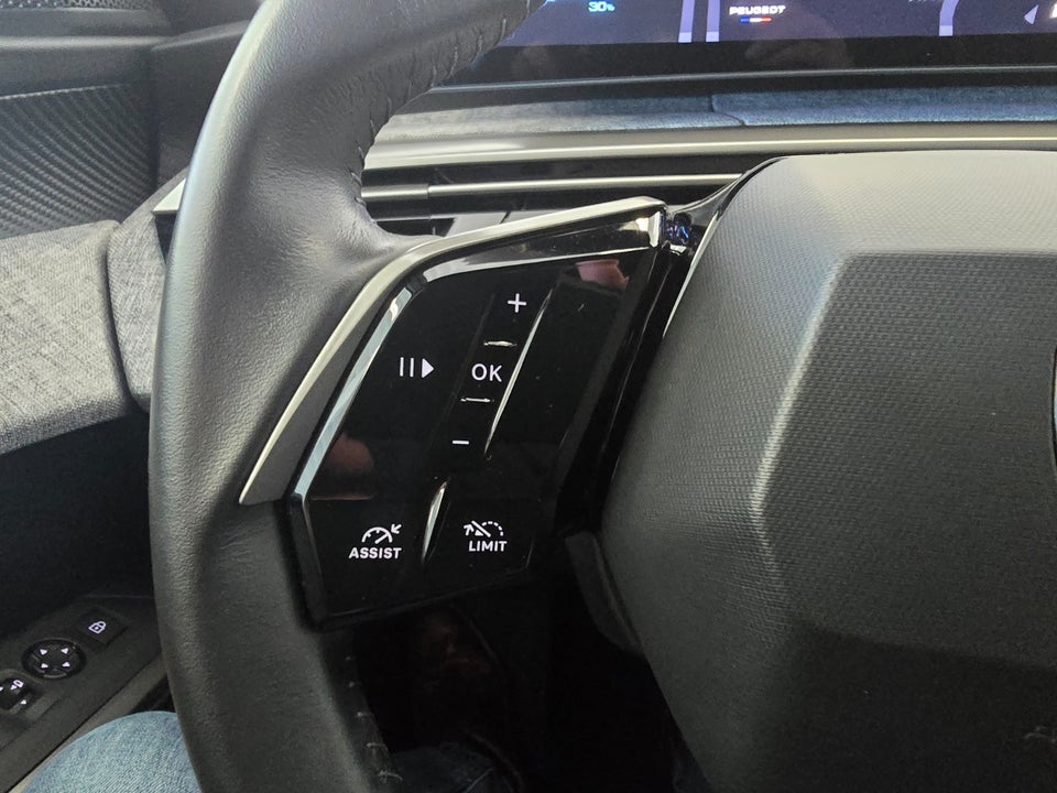 Peugeot e-3008 77 Allure 5d