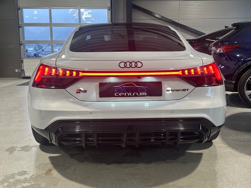 Audi RS e-tron GT quattro 4d