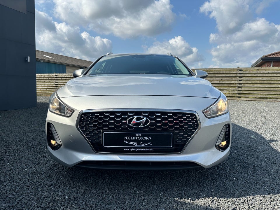 Hyundai i30 1,6 CRDi 110 Trend stc. DCT 5d