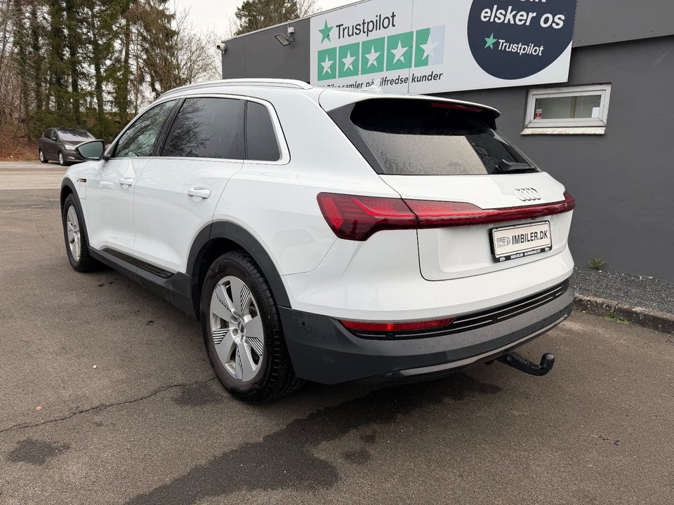 Audi e-tron 55 quattro 5d