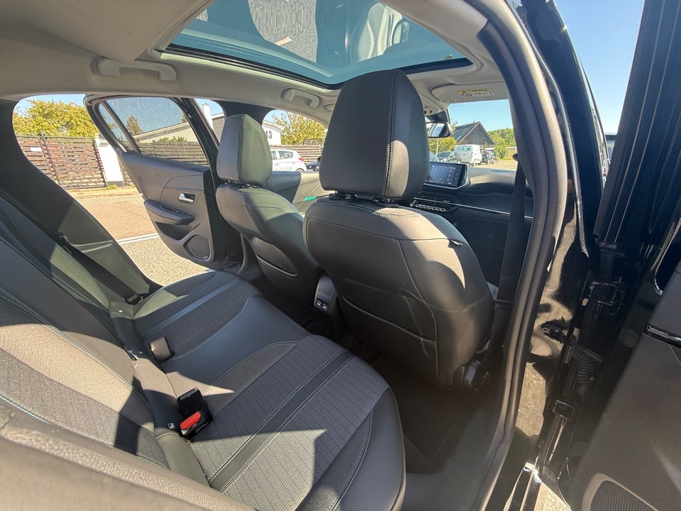 Peugeot 208 1,5 BlueHDi 100 Allure Sky 5d