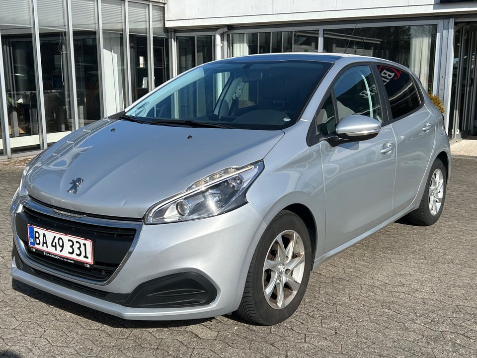 Peugeot 208 1,2 VTi 82 Allure Sky 5d