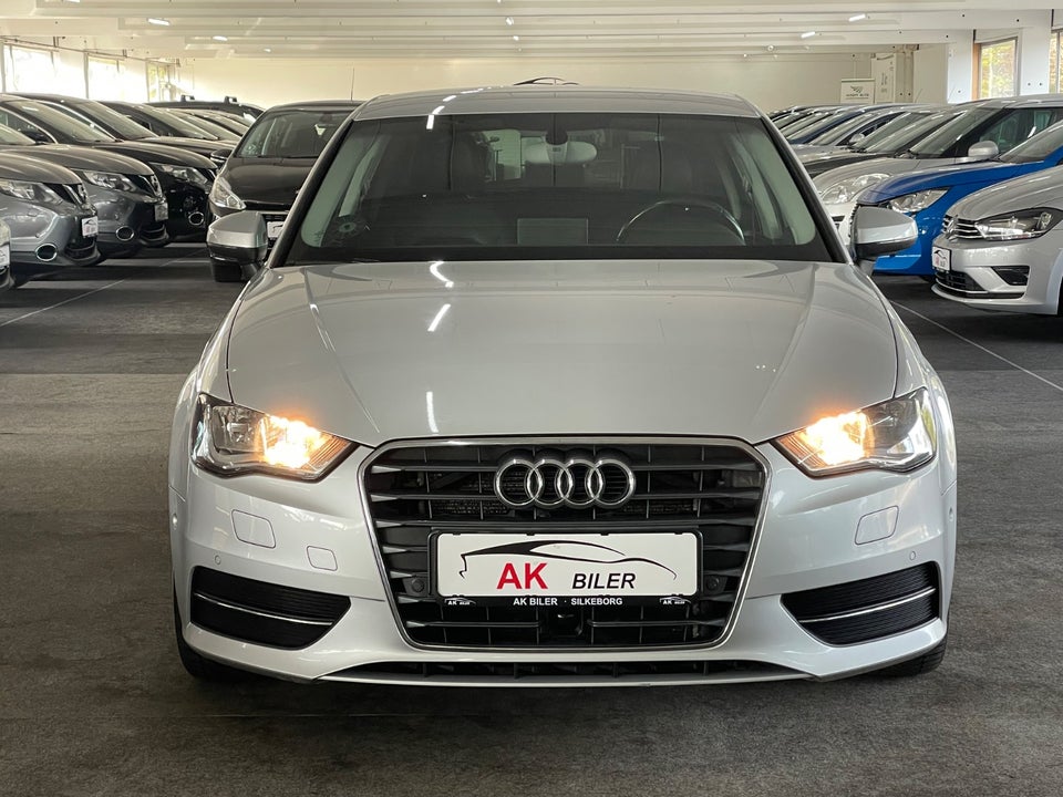 Audi A3 1,6 TDi 110 Ambition Sportback S-tr. 5d