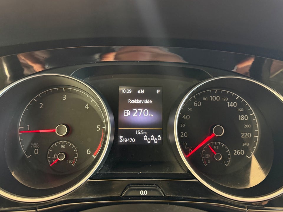 VW Touran 1,6 TDi 110 Highline DSG 7prs 5d