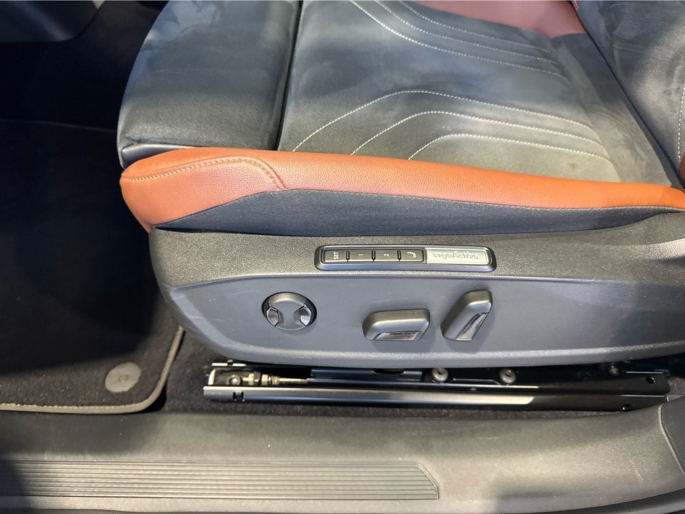 VW ID.4 77 Pro Performance Tech 5d