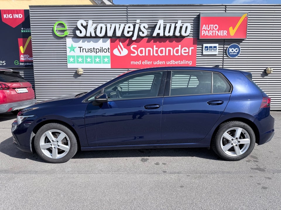 VW Golf VIII 2,0 TDi 115 Life DSG 5d