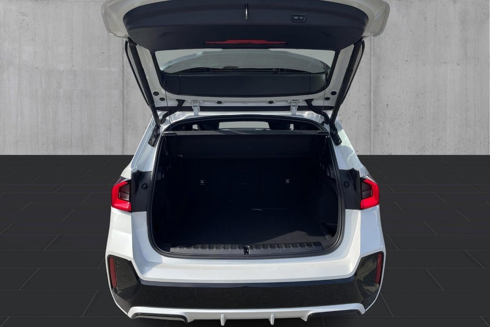 BMW iX1 eDrive20 M-Sport 5d