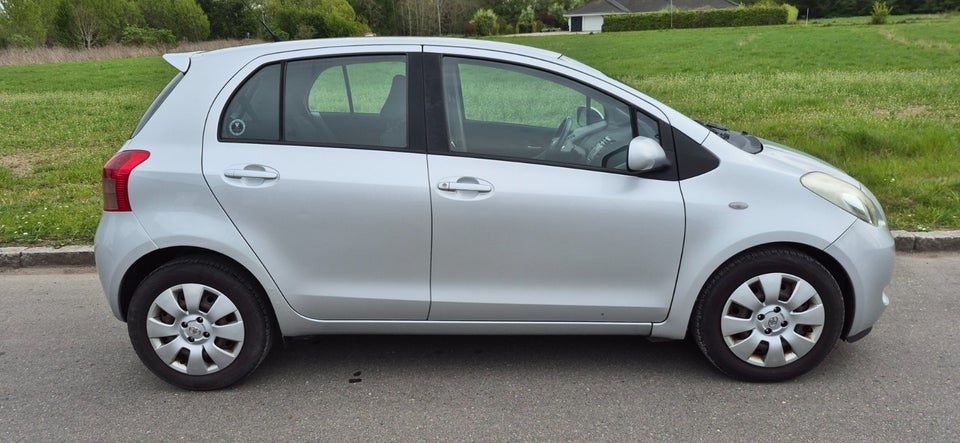 Toyota Yaris 1,3 Sol 5d