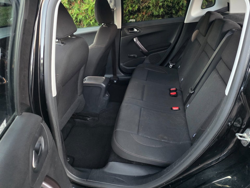 Peugeot 2008 1,2 VTi 82 Active 5d