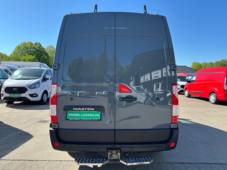 Renault Master IV T35 2,3 dCi 150 L2H2 Kassevogn