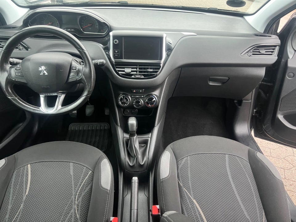 Peugeot 208 1,2 VTi Style 5d