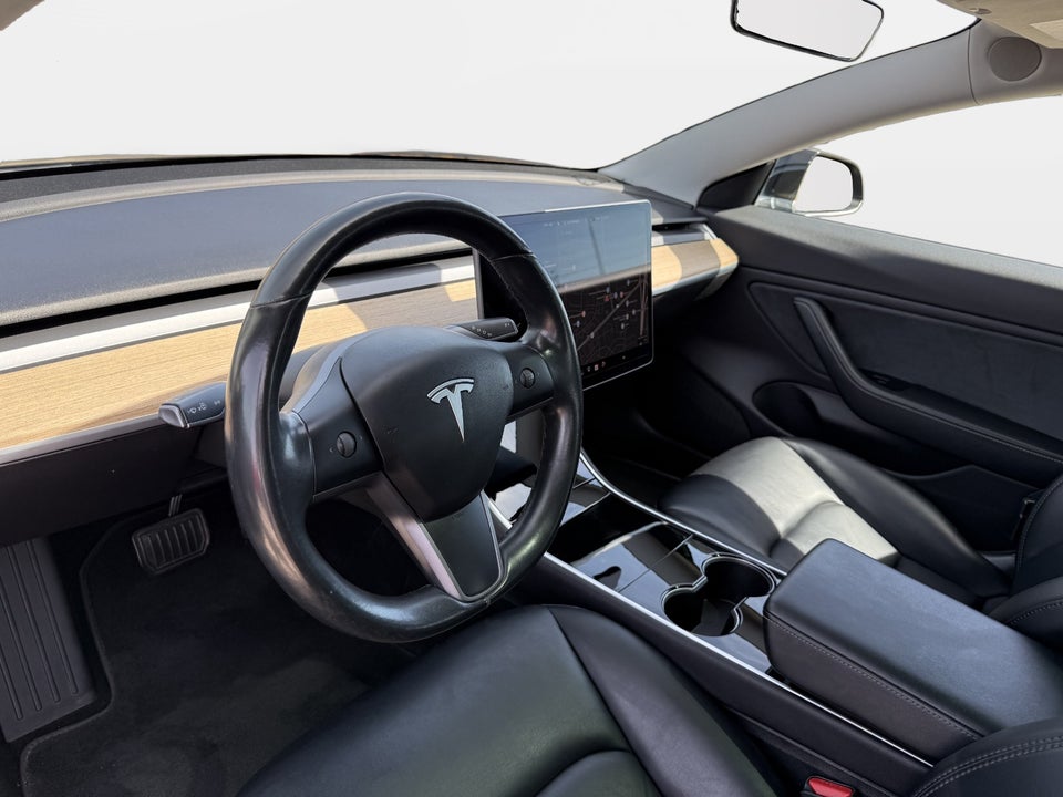 Tesla Model 3 Long Range AWD 4d