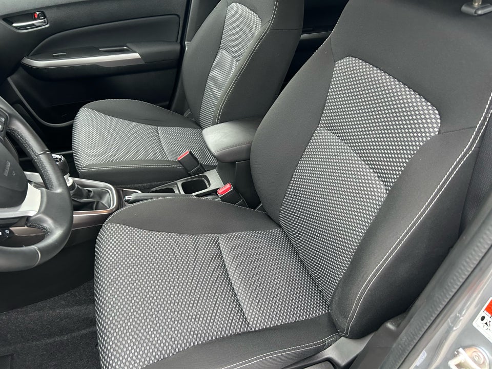 Suzuki Vitara 1,4 mHybrid Active 5d