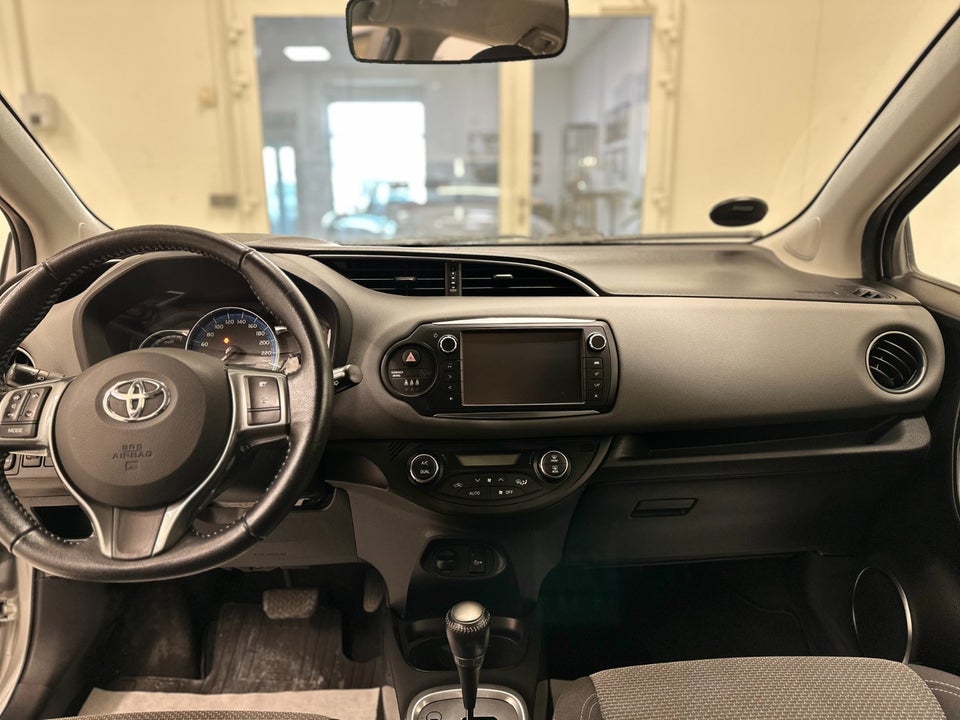 Toyota Yaris 1,5 Hybrid H1 e-CVT 5d