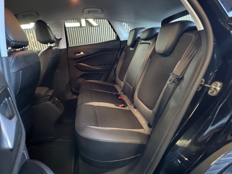 Opel Grandland X 1,6 Hybrid4 Ultimate aut. 5d