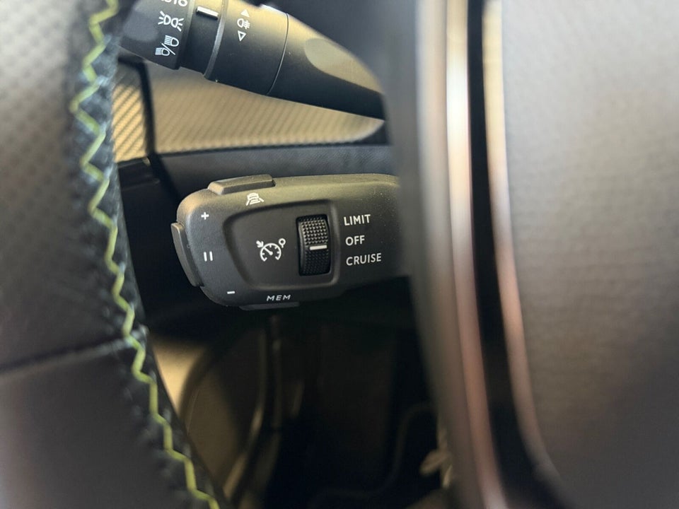 Peugeot e-2008 54 GT 5d