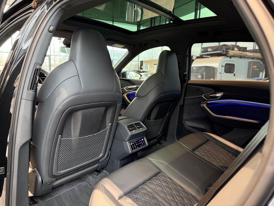 Audi Q8 e-tron 50 S-line quattro 5d