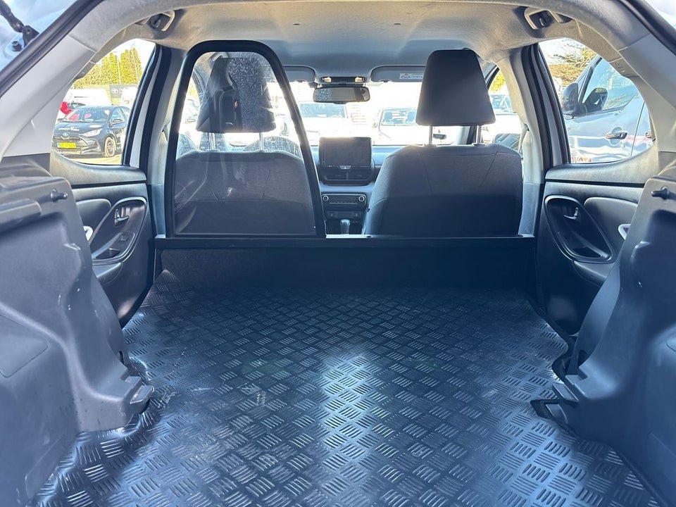 Toyota Yaris 1,5 Hybrid Style e-CVT Van 5d