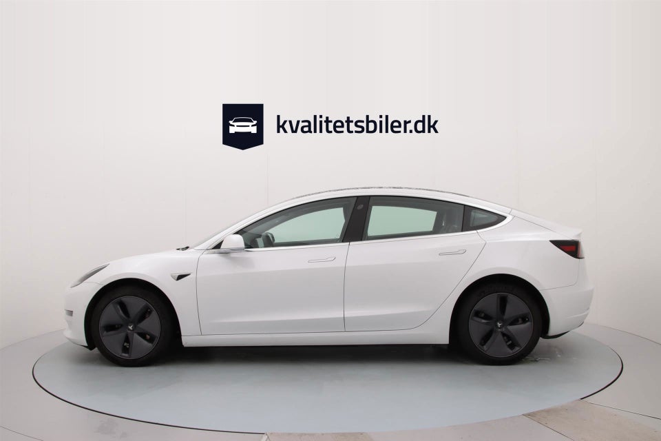 Tesla Model 3 Standard Range+ RWD 4d