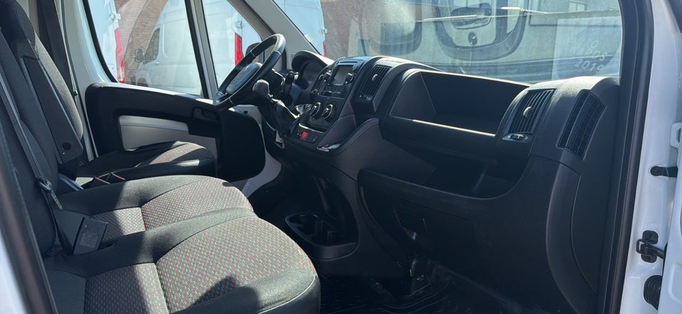 Peugeot Boxer 333 2,0 BlueHDi 130 L2H2