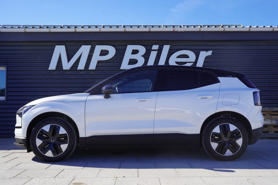 Volvo EX30 Extended Range Plus 5d