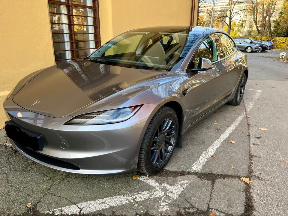 Tesla Model 3 RWD 4d