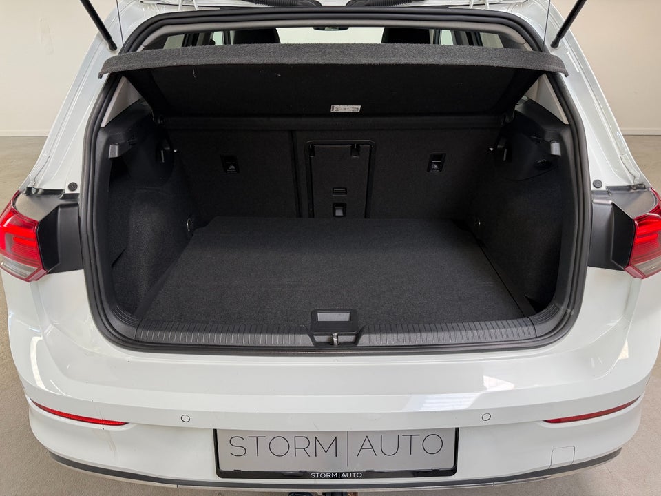 VW Golf VIII 2,0 TDi 150 Style DSG 5d