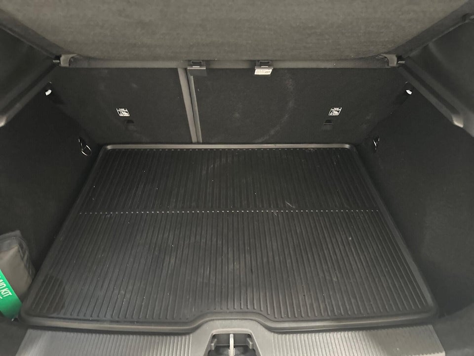 Volvo EX30 Standard Range Plus 5d