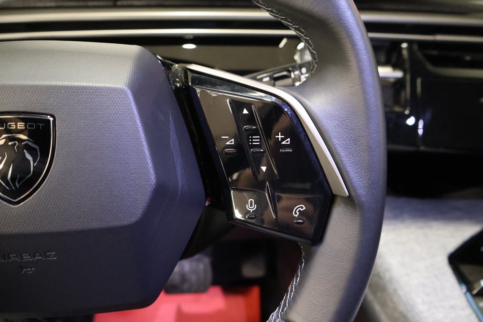 Peugeot e-5008 77 Allure Pack 7prs 5d