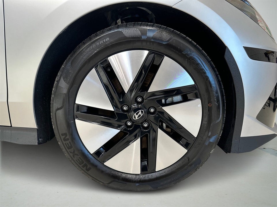 Hyundai Ioniq 6 77 Essential 4d