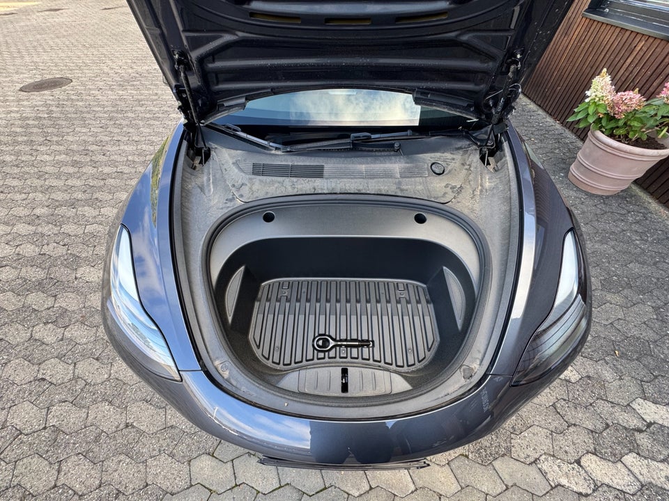 Tesla Model 3 Long Range AWD 4d