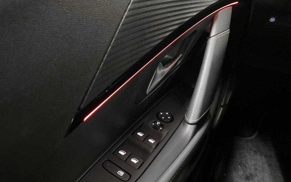 Peugeot e-208 50 GT 5d