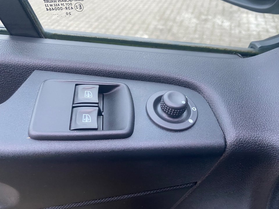 Renault Trafic T29 2,0 dCi 120 L2H1